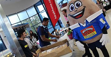 New World Vic Park Potato give away competition with Jerome Kaino